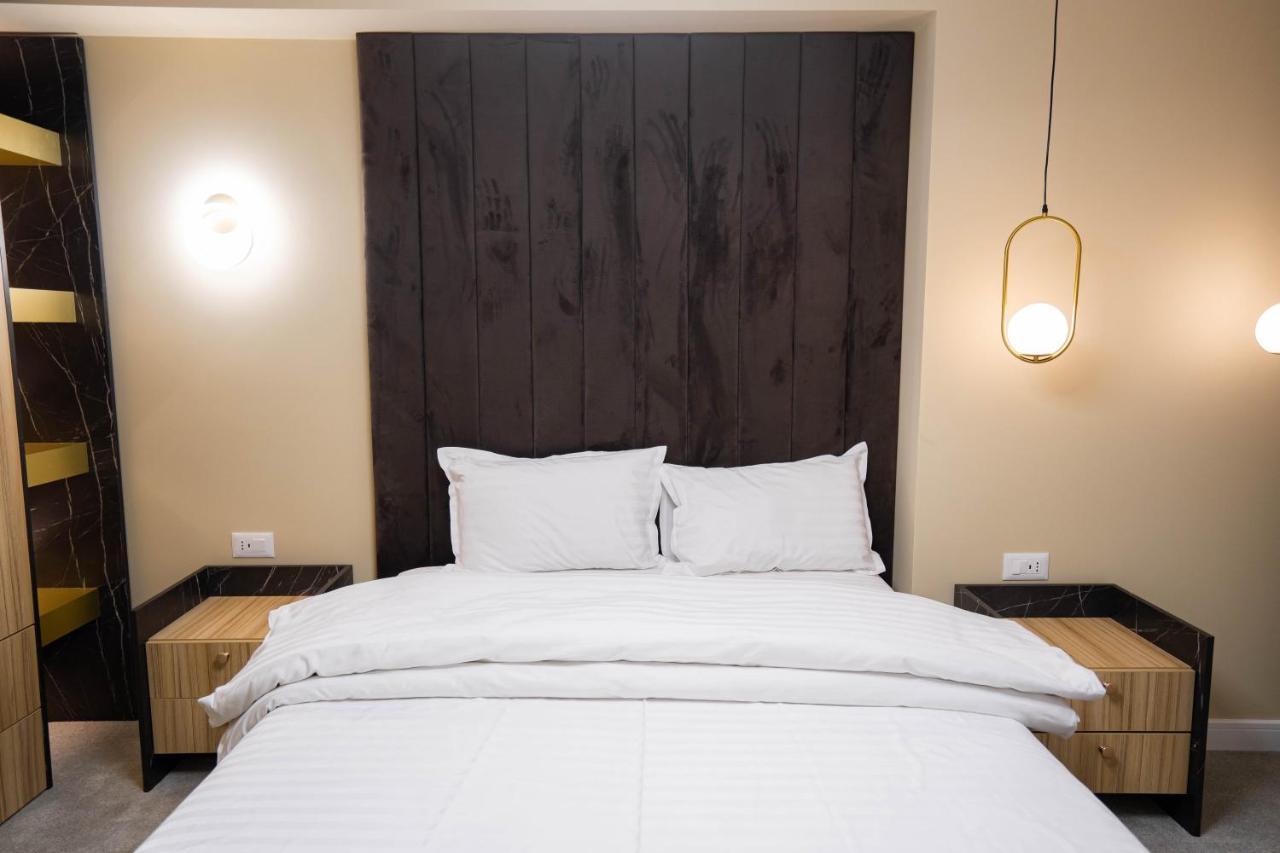 Deluxe Aparthotel Marwell Residence Suceava Extérieur photo