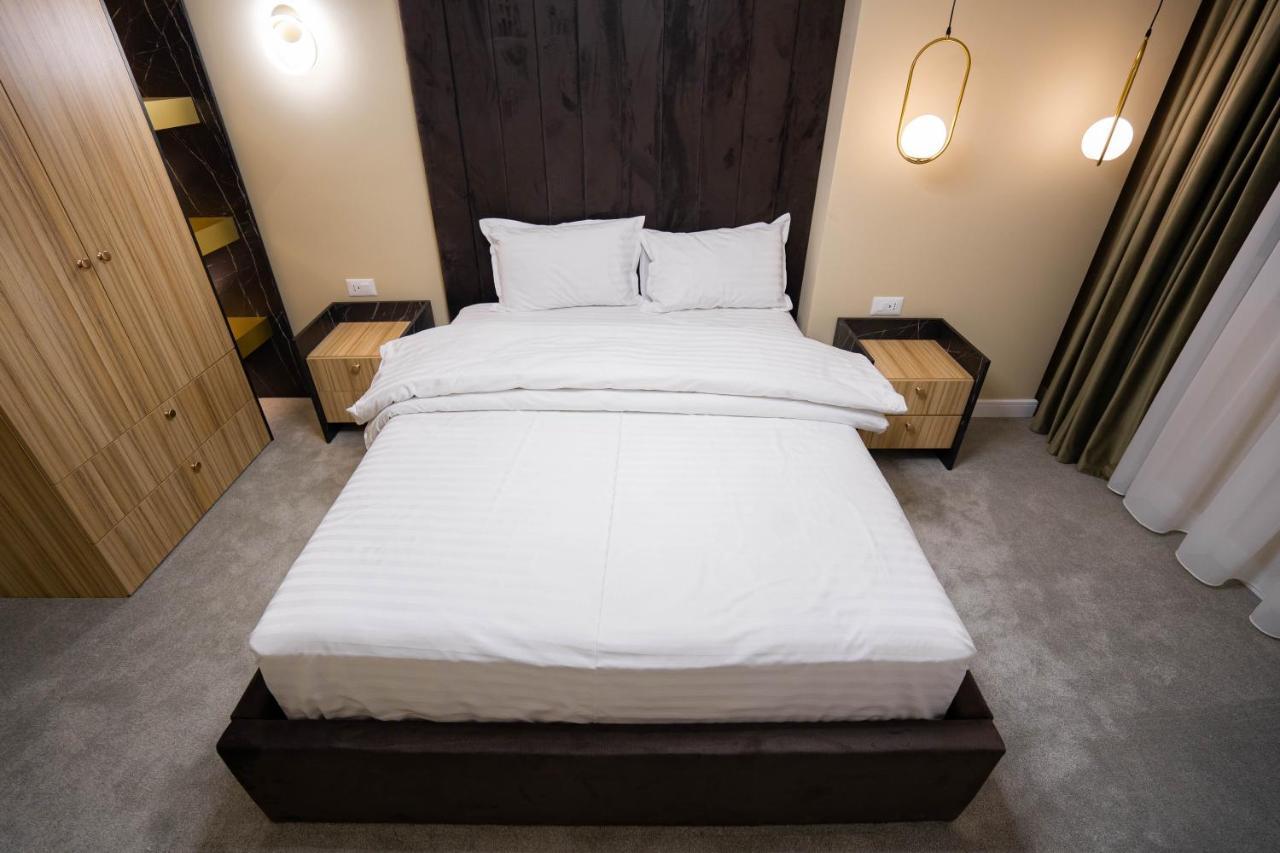 Deluxe Aparthotel Marwell Residence Suceava Extérieur photo