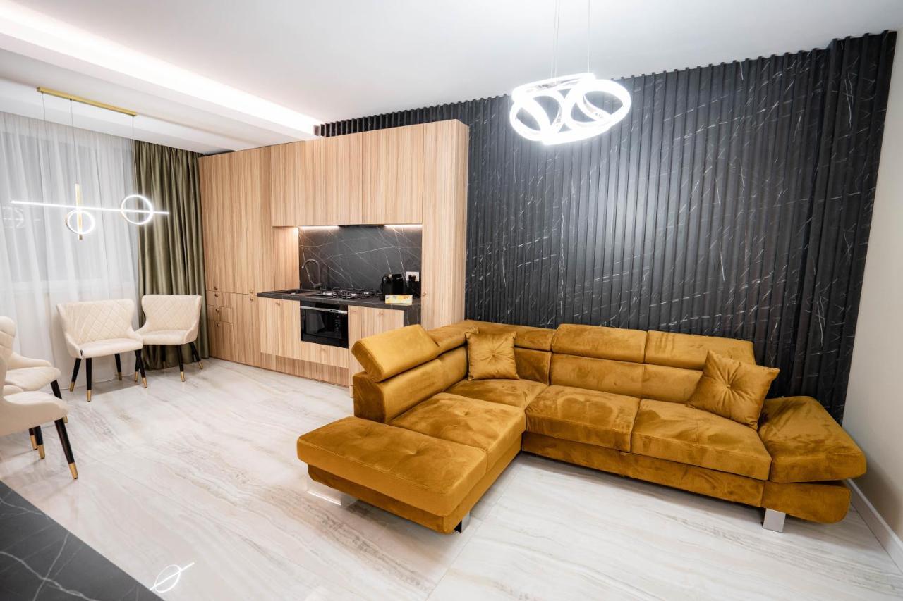 Deluxe Aparthotel Marwell Residence Suceava Extérieur photo
