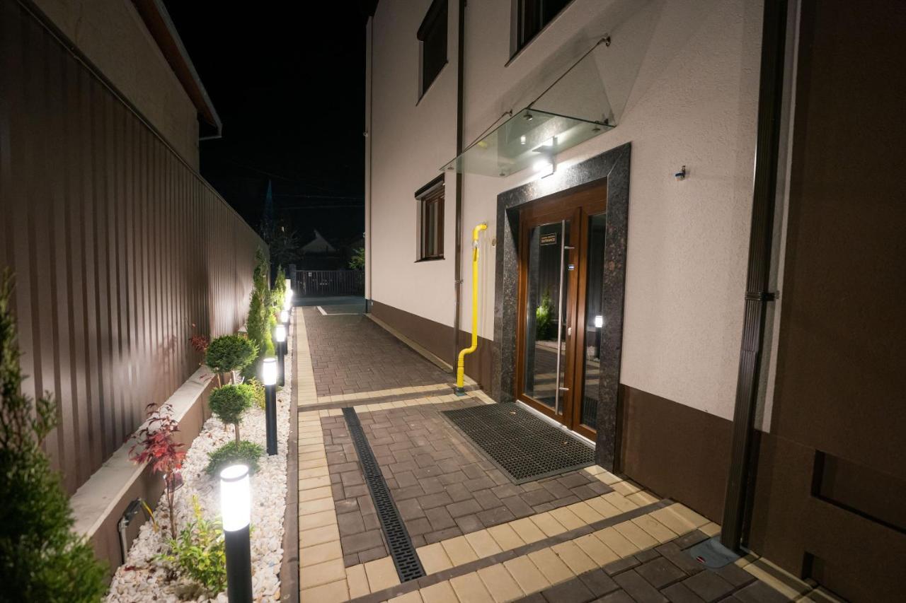 Deluxe Aparthotel Marwell Residence Suceava Extérieur photo