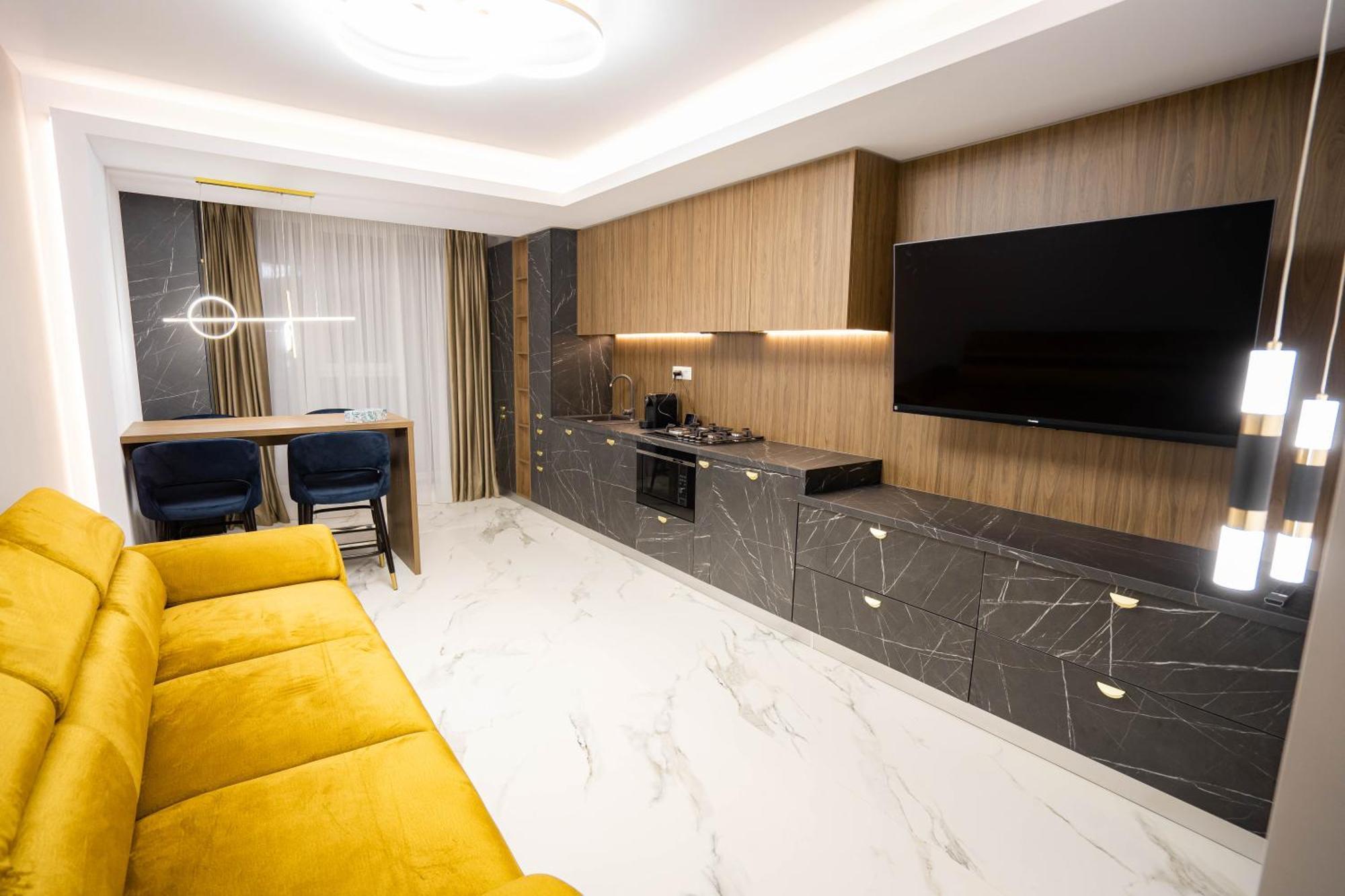 Deluxe Aparthotel Marwell Residence Suceava Extérieur photo