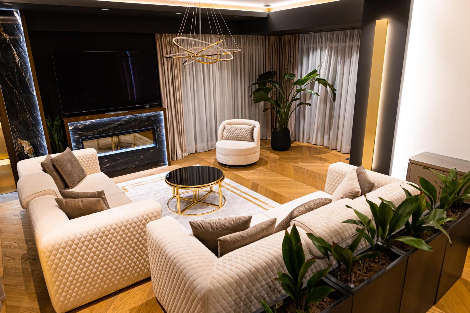 Deluxe Aparthotel Marwell Residence Suceava Extérieur photo